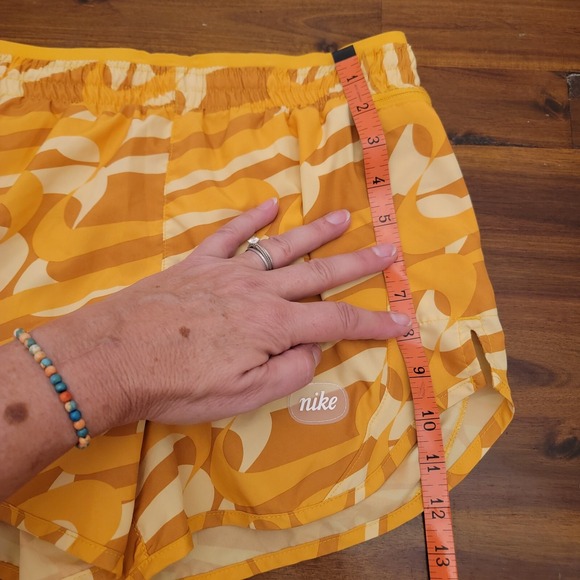 Nike Icon Clash Tempo Luxe Shorts Womens XS Dri Fit Lined Running Mustard Yellow - Picture 15 of 16